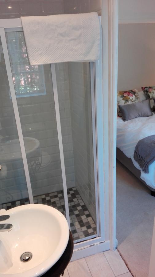 29 On Buxton Guesthouse Cape Town Bagian luar foto